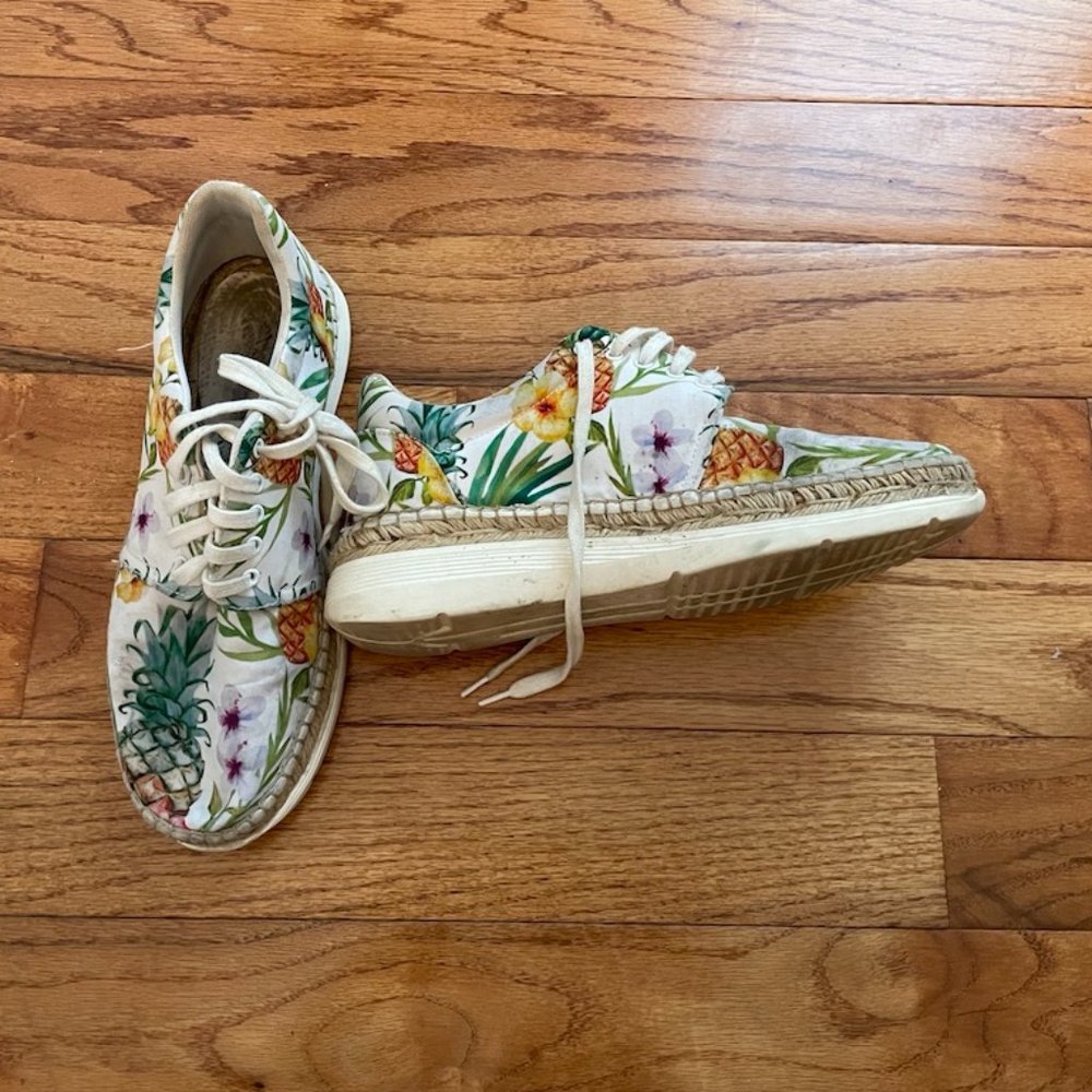 Free People pineapple shoes sz 40/9.5
